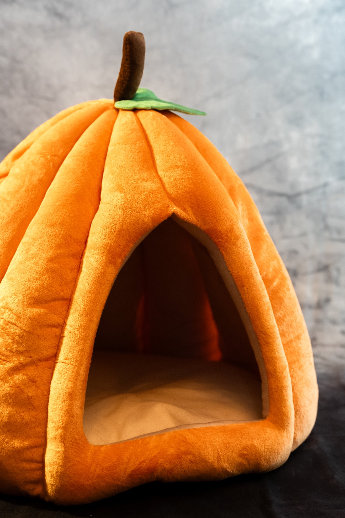 Pumpkin shaped bed